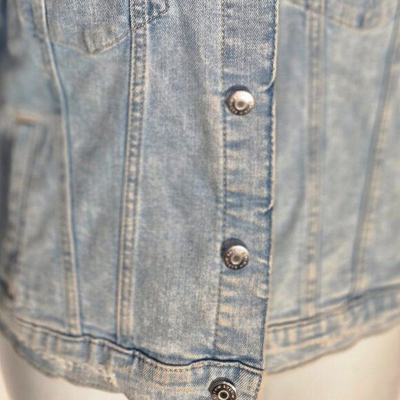 H&M classic Denim Jacket with metal buttons in size Medium - Picture 7 of 15